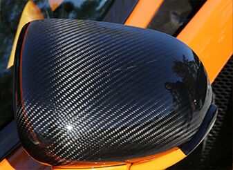 真实世界透明涂层材质的照片